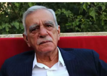 Tepki gösteren Ahmet Türk: Gazetecilerin tutuklanmasına suskun kalmamalı