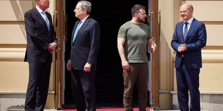 AB’nin 4 üyesinden Ukrayna’nın adaylığına destek