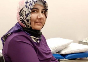 Felçli ve yüzde 89 engelli öğretmen Şerife Sulukan cezaevinde nöbet geçirdi