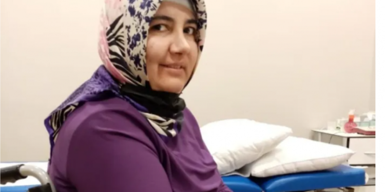 Felçli ve yüzde 89 engelli öğretmen Şerife Sulukan cezaevinde nöbet geçirdi