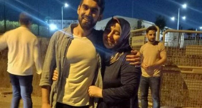 Yargıtay’dan askeri öğrencilere tahliye kararı: Aktivist Melek Çetinkaya oğluna Furkan’a kavuştu
