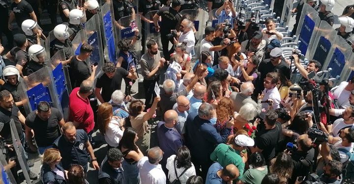 Cumartesi Anneleri Galatasaray’da: Çok sayıda gözaltı var