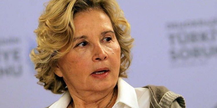 Nazlı Ilıcak’ın cezasını istinaf onayladı: Bu kez Tahşiyeciler grubu hakkındaki yazısından dolayı cezaevine girecek