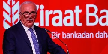 Erdoğan’a en yakın isim görevlerinden bir bir ayrılıyor