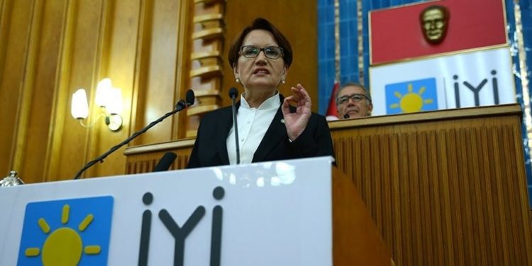 ‘Sürtük’ tepkisi büyüyor: Bu hakareti Yunanlılar etmedi