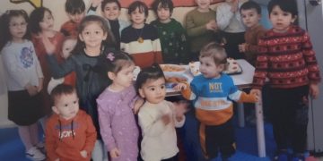 İzmir Cezaevi çocuk koğuşundan yürek burkan doğum günü fotoğrafı