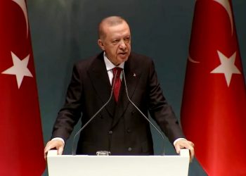 Vatandaşa zam yok: Erdoğan kendine 41 bin lira, milletvekilleri de 17 bin lira zam yapacak