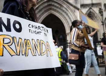 İngiltere’nin sığınmacıları gönderme planı suya düştü: AİHM’in kararı sonrası Ruanda planı iptal oldu