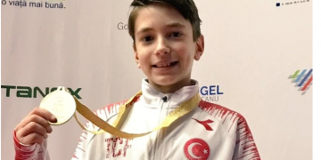 KHK’lı öğretmenin oğlu Portekiz’de dünya şampiyonu oldu