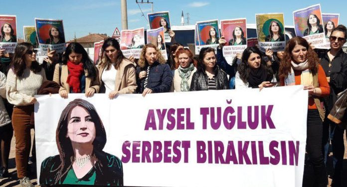 Adli Tıp zulümde ısrarlı:  Demans hastası Aysel Tuğluk için ‘cezaevinde kalabilir’ raporu