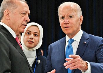 Erdoğan’ın yanından ayırmadığı tercümanı Abushanab kimdir?