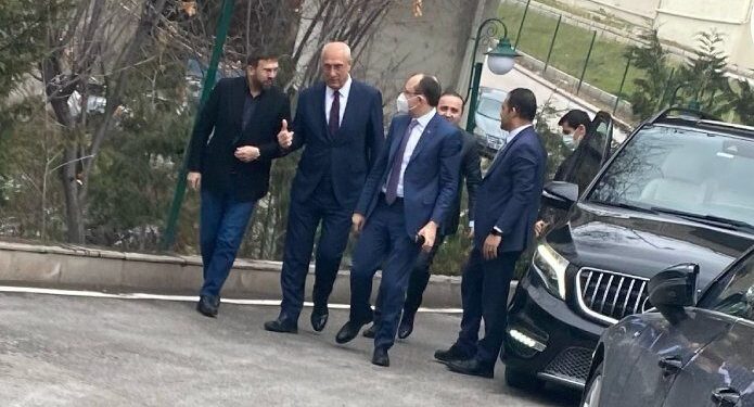 Tutuklanan suç örgütü lideriyle fotoğrafları çıkan AKP’li bakan ve vekil: Tesadüf