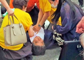 Saldırgan eski bir asker: Suikaste uğrayan eski Japonya Başbakanı Şinzo Abe hayatını kaybetti