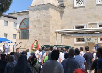 Cezaevinden cenazesi çıkan Özşengül, sevenlerinin dualarıyla uğurlandı