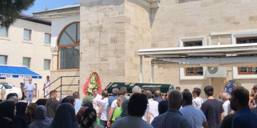 Cezaevinden cenazesi çıkan Özşengül, sevenlerinin dualarıyla uğurlandı