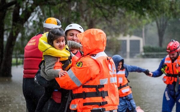 Sydney’deki şiddetli yağış, hayatı olumsuz etkiliyor: 30 binden fazla vatandaşın tahliyesine yol açtı