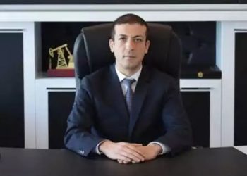 Polisin kafasında oklava kıran vali yardımcısı bu kez de yeğenini vurdu