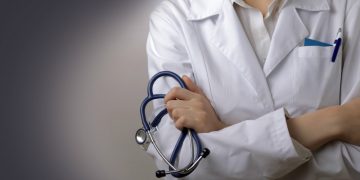 Hasta yakınlarından dayak yiyen doktorlar yurt dışına gitmek istiyor: 6 ayda bini geçti