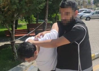 Ankara Emniyeti’nden insanlık dışı muamele: Evlerinden aldıkları kişilere ters kelepçeli gözaltı