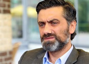 Gülen Hareketi Gönüllülerine “haşhaşi” dedi: Ahmet Koç’un kendisi uyuşturucudan yargılanıyor