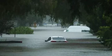Sydney’de seller nedeniyle 85 bin kişi için tahliye kararı verildi