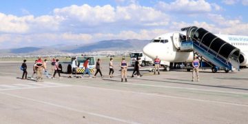 Türkiye, 6 ayda 52 bin düzensiz göçmeni ülkelerine gönderildi