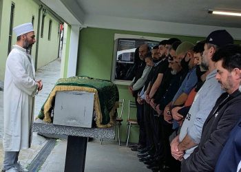 Aksu Ailesi’nin hüzünlü günü:  Yardımseverliğiyle tanınan Yurdagül Aksu, Wolongong’da dualarla toprağa verildi