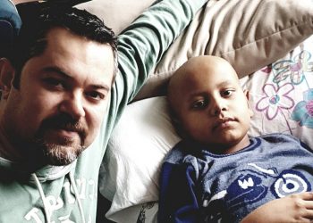 Sanatçı Süvari Öztürk:Tarihte, her zulüm döneminde sanatçı, mazluma umut ve cesaret vermiş