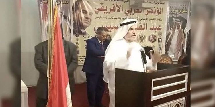 Sisi’yi överken kalp krizi geçirdi: Suudi Arabistan Büyükelçisi kürsüde düşerek öldü