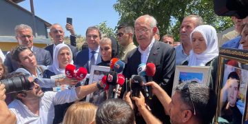 Kılıçdaroğlu Roboski’de ailelerle: Acı hâlâ dinmiş değil, bu olay aydınlatılmadan helalleşemeyiz