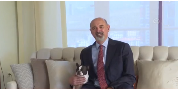 Avustralya’nın Ankara Büyükelçisi, 30 yıl önce sırt çantalı gezin, şimdi diplomat olarak görev yapıyor