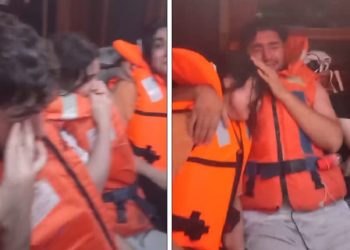 Bu feryada sesiz kalmayın: Denizde mahsur kalan mülteciler ağlayarak yardım istedi