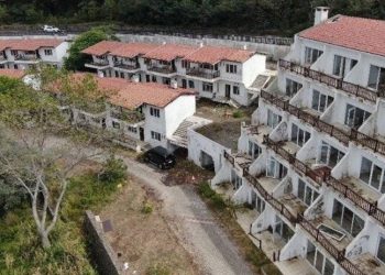 Metro Holding’in firari patronu Galip Öztürk’ün işlettiği otel yağmalandı