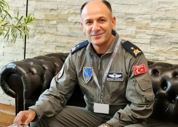 Tuğgeneral Yalınalp, MİT’e giden binbaşıya dikkat çekti: Hulisi Akar, 15 Temmuz’a göz göre göre müsaade etti