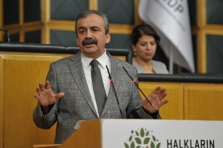 HDP TBMM Grup Toplantısı yapıldı. Toplantıda, Ankara Milletvekili Sırrı Süreyya Önder konuşma yaptı.