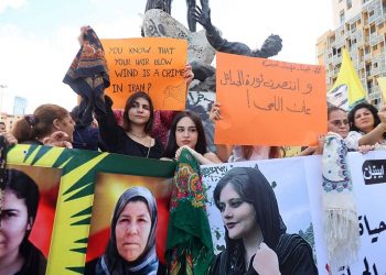 Mahsa Amini’nin öldürülmesine tepkiler dinmiyor:  İran Rejimi, sosyal medya uygulamalarına erişim engeli