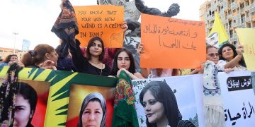 Mahsa Amini’nin öldürülmesine tepkiler dinmiyor:  İran Rejimi, sosyal medya uygulamalarına erişim engeli