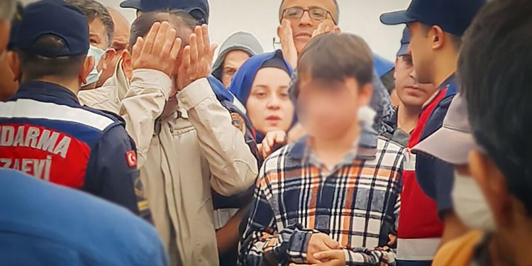 Galata Kulesi’nden bir çocuk attı kendini: Uyan oğlum, uyan Nahit Emre