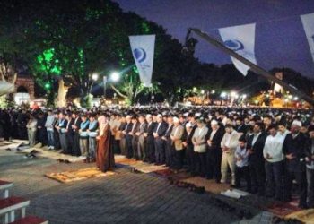 Kabe imamı’na Ayasofya’da namaz kıldırmaktan hapis cezası