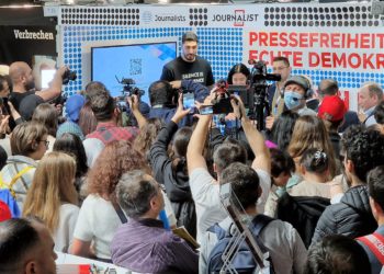 Frankfurt Kitap Fuarı’na katılan Enes Kanter: Keşke tenkil müzesini senatörlere de gösterebilsem