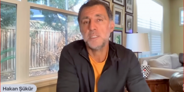 Hakan Şükür, Oğuzhan Uğur’a seslendi: Al mikrofonu, kanserli babama git, istersen ben de konuşurum