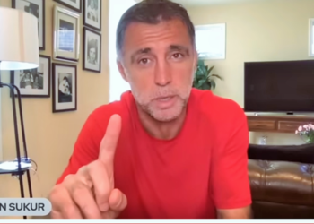 Milli Futbolcu @hakansukur’den Ümit Özdağ’a: Terörist darbeci ağababandır