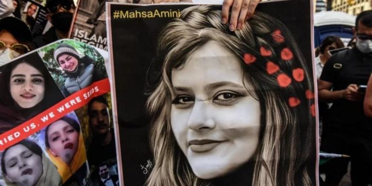 11 şehir için çağırı: Kadınlar platformudan, Mahsa Jîna Amini için eylem