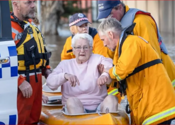 Sel sularının yüksekliği 12 metreyi aşabilir: Victoria’da 120 okul eğitime ara verecek