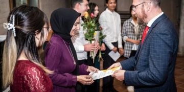 Mülteci Hayrunnisa, Almanya’daki 2’nci yılında devlet bursu kazandı: Hukuk okuyup adalet dağıtacak