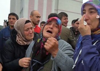 Göçük altında oğlunu umutla bekleyen Nebile Bulut acı haberle yıkıldı