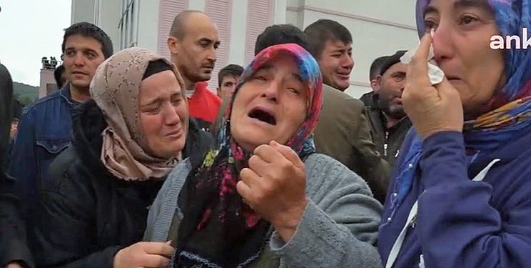 Göçük altında oğlunu umutla bekleyen Nebile Bulut acı haberle yıkıldı