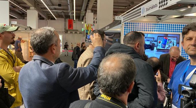 Havuz ‘un A Haber’i, provokasyona imza attı: Frankfurt fuarını karıştırmak istedi