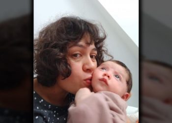 Gözaltındaki gazetecinin 45 günlük bebeği saatlerdir beslenemiyor