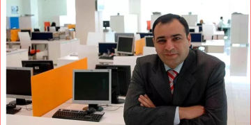 İsveçli gazeteci-yazar: Nobel Ödülü kutlamasına Türk Büyükelçisi yerine Bülent Keneş’i davet edin